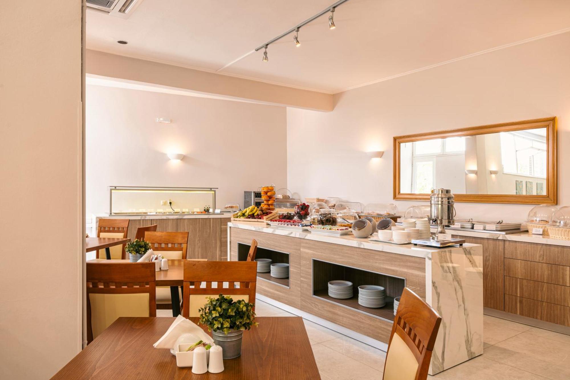 Danae Otel 3*
