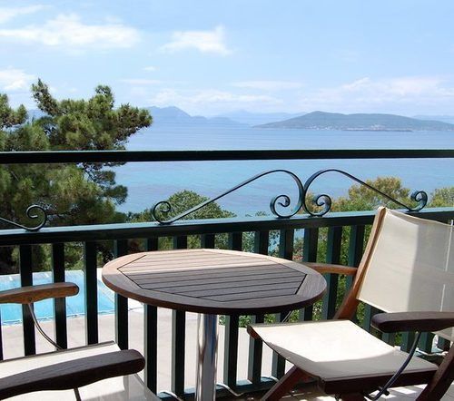 Danae Hotel 3*